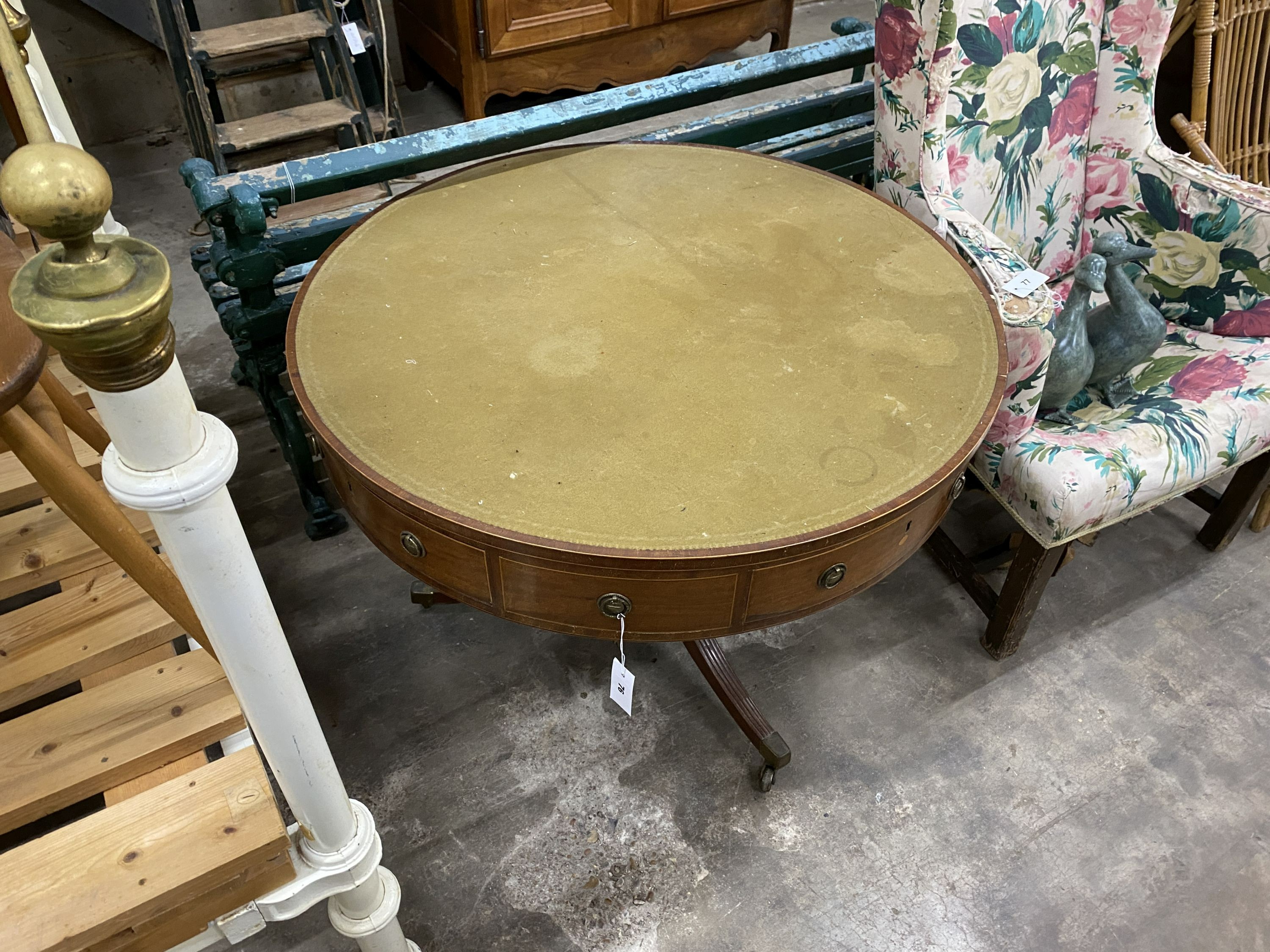 A George IV mahogany drum table, diameter 91cm, height 67cm